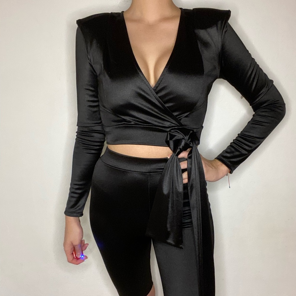 Set satin biker shorts